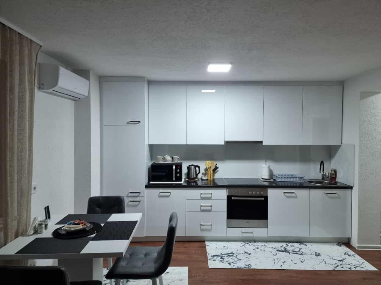סראייבו Apartments Four Seasons מראה חיצוני תמונה